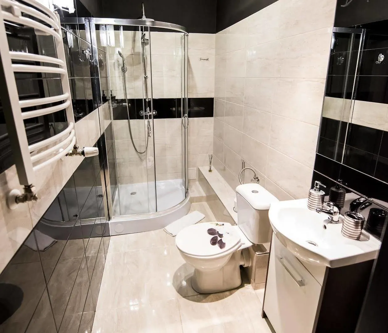 *** Aparthotel Apartament Z Jacuzzi Krakow Rynek Polen