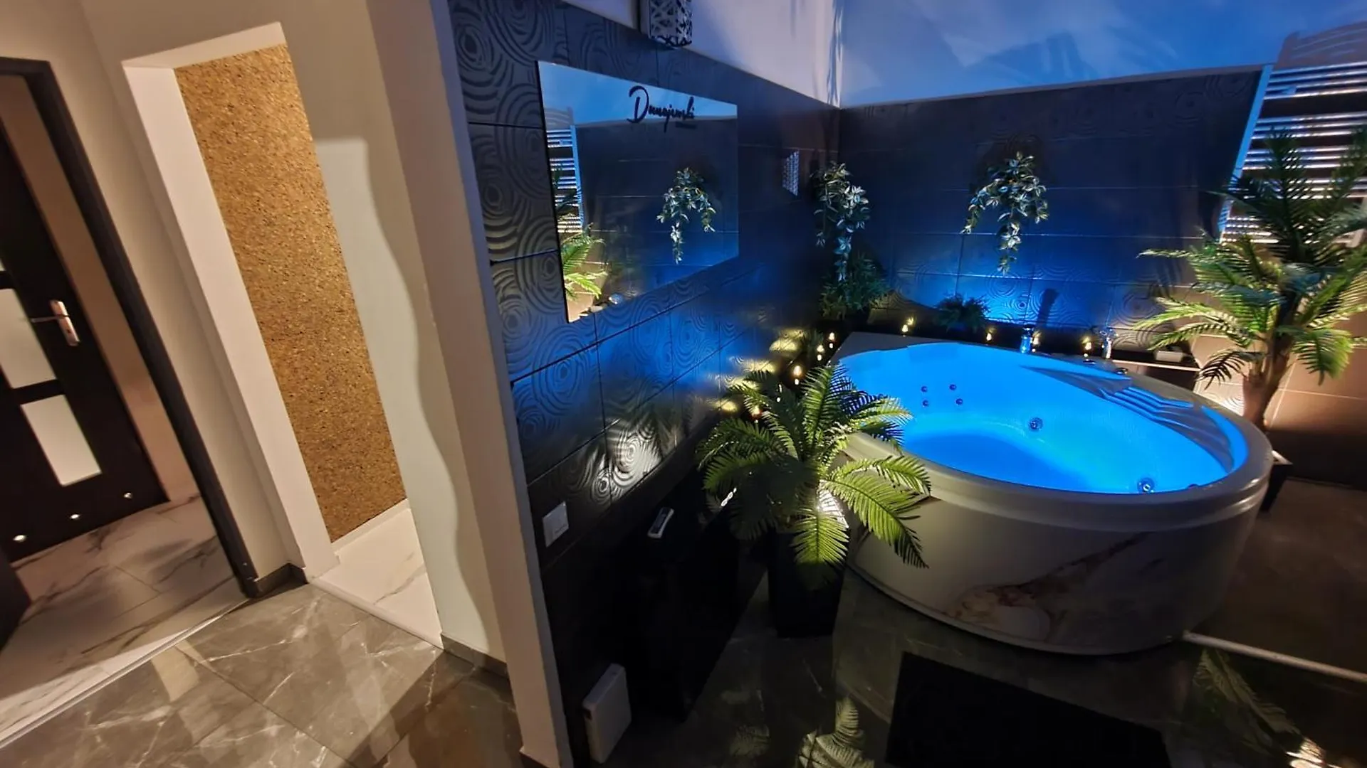 Apartament Z Jacuzzi Krakow Rynek 3*,  Польша