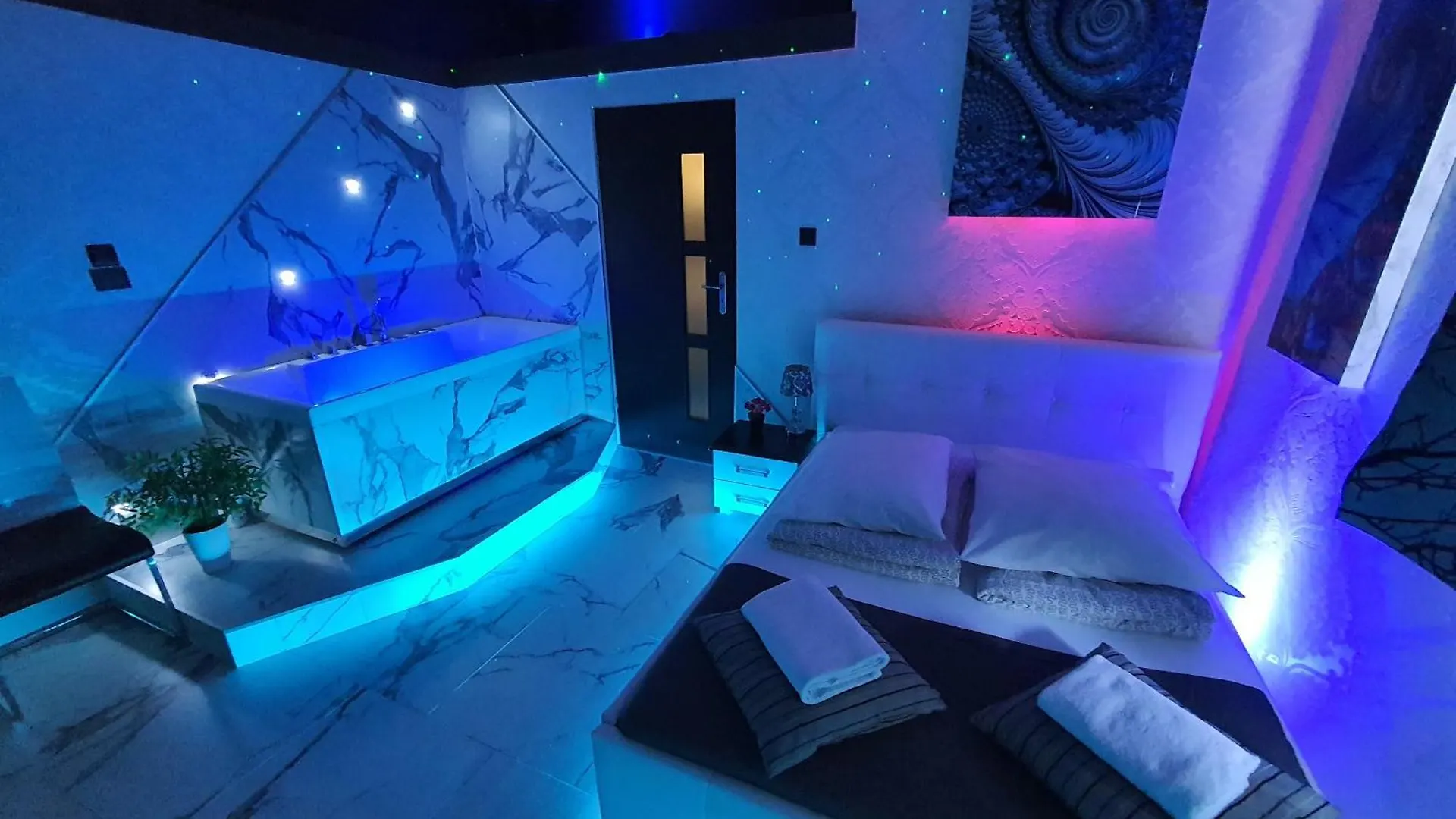 Apartament Z Jacuzzi Krakow Rynek 3*,  Польша